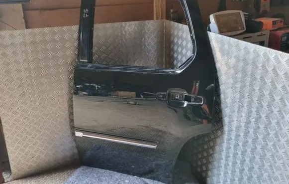 Cadillac Escalade Rear door