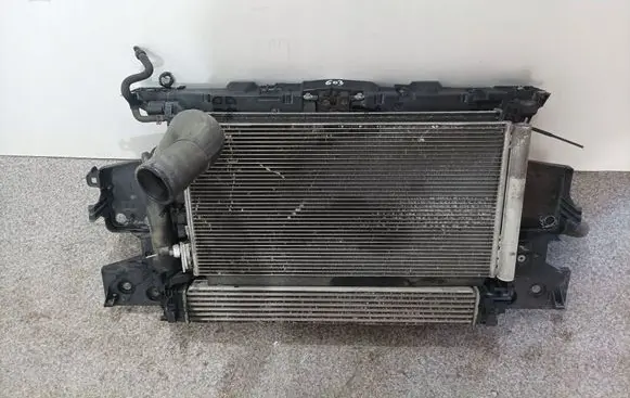 Renault Megane III Coolant radiator