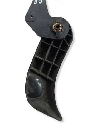 BMW 5 E39 Engine bonnet (hood) release handle 8226621