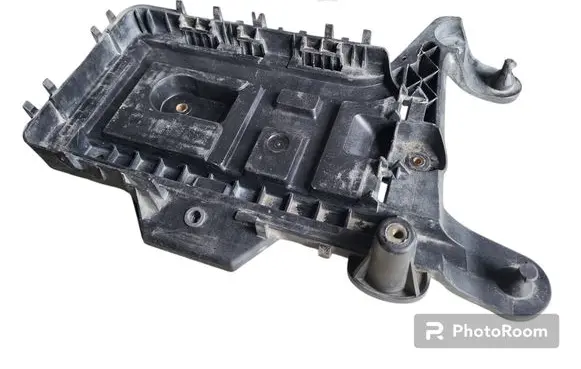 Volkswagen Caddy Battery tray 1K0915333H