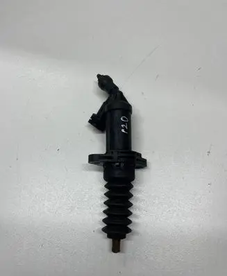 Clutch slave cylinder