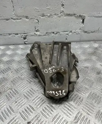 BMW X5 E70 Engine mounting bracket 6790022