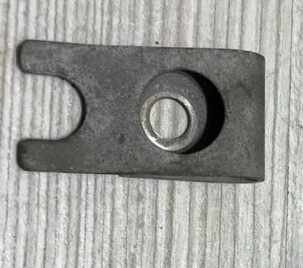 Mercedes-Benz SL R129 Fuel Injector clamp holder