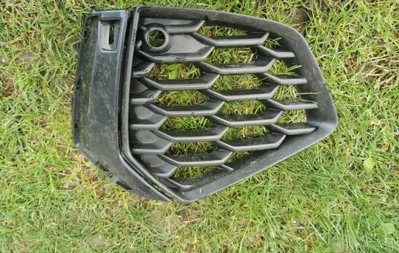 Audi A3 8Y Front bumper lower grill 8Y0807682C