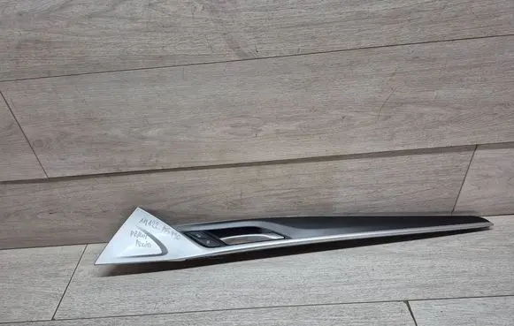 BMW M5 Other front door trim element 7385024