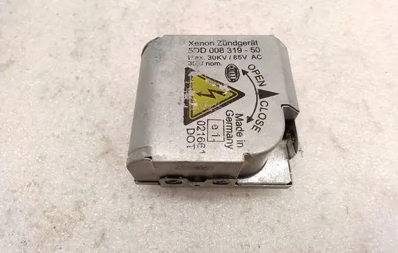 BMW X5 E53 Headlight ballast module Xenon 5DD00831950