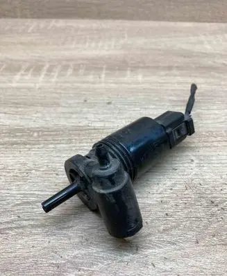 BMW 5 E60 E61 Windscreen/windshield washer pump 2751743 WITHPLUG