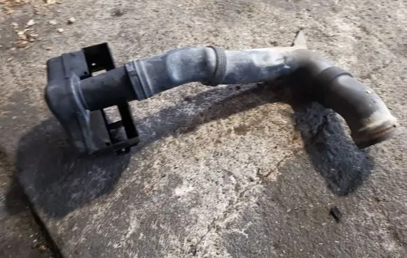 Volkswagen Caddy Air intake hose/pipe 1K0129618T 1T0805971A