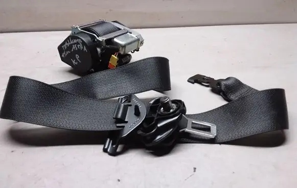 Opel Astra J Front seatbelt 13297085