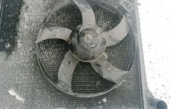 Audi A2 Radiator cooling fan shroud