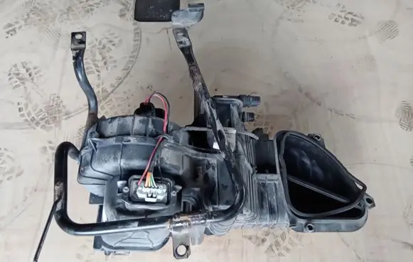 Renault Trafic III (X82) Interior heater climate box assembly 8200410495C