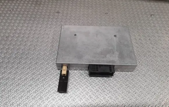Audi A4 S4 B7 8E 8H Bluetooth control unit module 8P0862335H