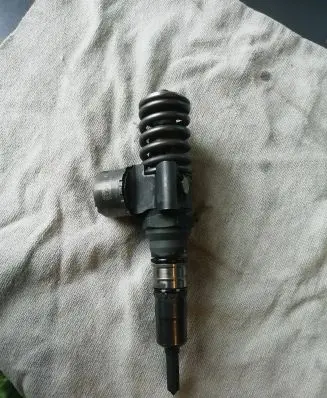 Audi A4 S4 B7 8E 8H Fuel injector 03G130073G