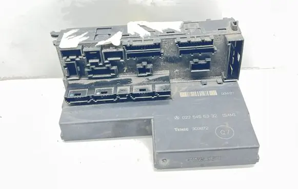 Mercedes-Benz E W210 SAM control unit 0225455332