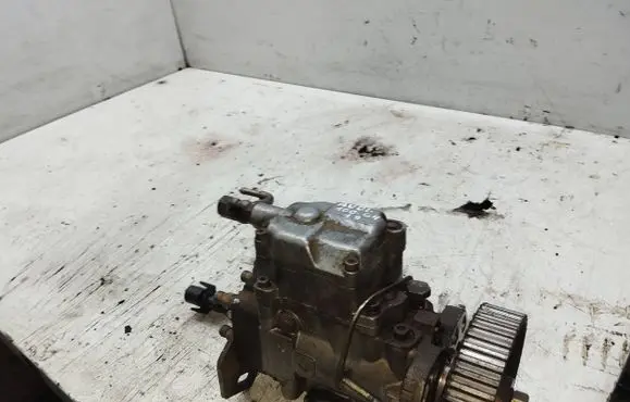 Audi 100 S4 C4 Fuel injection high pressure pump 