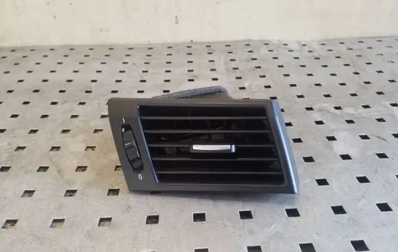 BMW X3 E83 Dashboard side air vent grill/cover trim 3415974
