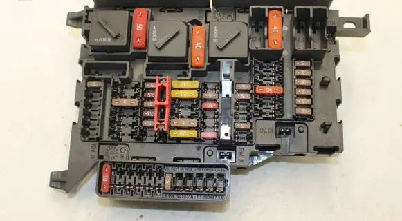 BMW X1 F48 F49 Fuse module 9360501
