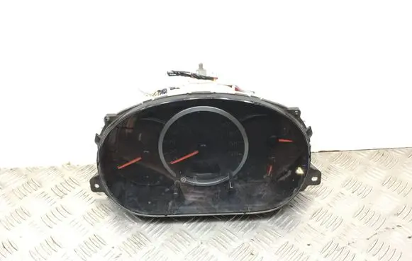 Mazda 5 Speedometer (instrument cluster) C23555430 K9001 CD85