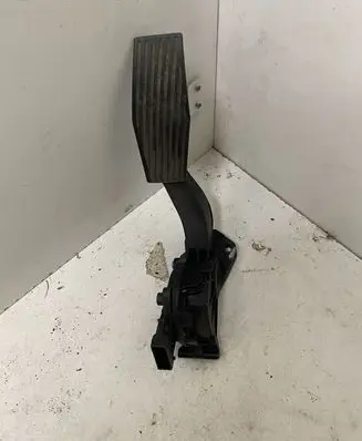 Opel Insignia A Accelerator throttle pedal 13237352