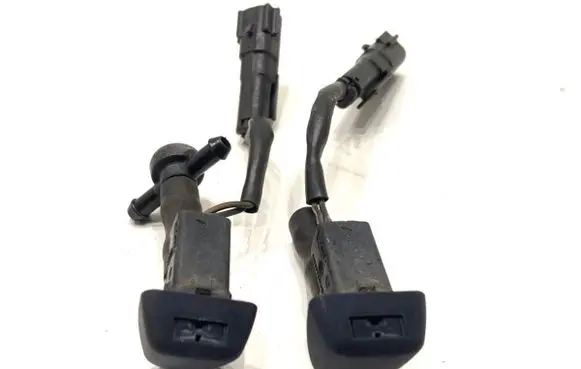 Volvo V70 Windshield washer spray nozzle 30796027