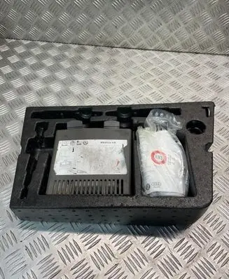 Volkswagen Touareg II Tool box 7P6012112D