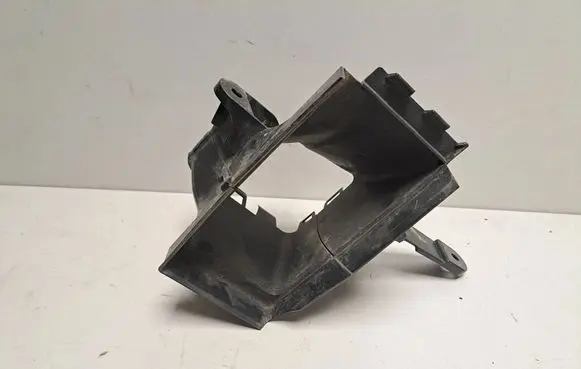 BMW X7 G07 Intercooler air guide/duct channel 7421685