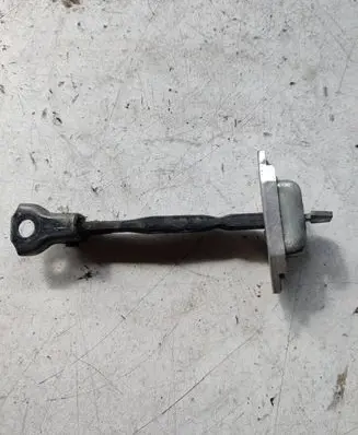 Toyota RAV 4 (XA30) Rear door check strap stopper