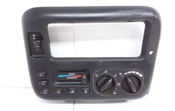 Chrysler Voyager Climate control unit P4677217 2866C