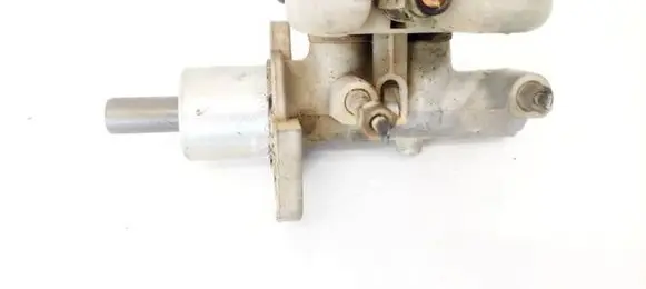 Master brake cylinder