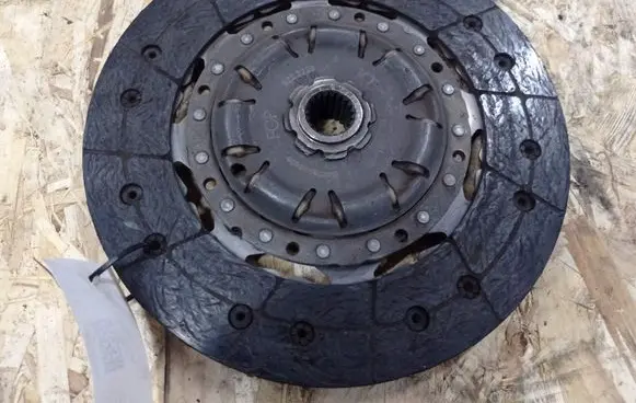 Opel Astra J Clutch pressure plate 9223223 LUK