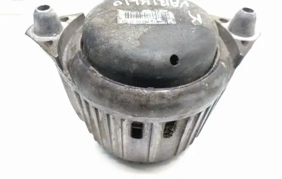 Mercedes-Benz E W212 Engine mount bracket A2122406317