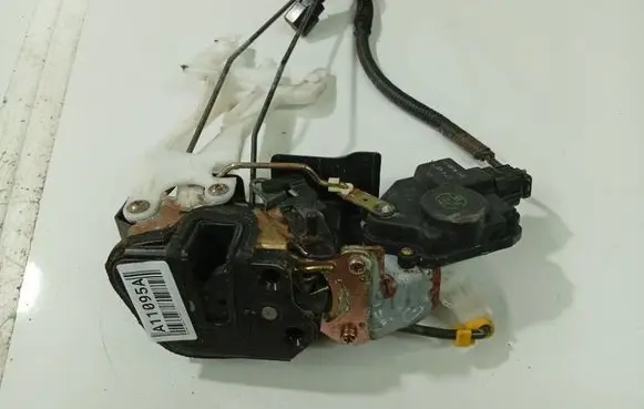 Hyundai Santa Fe Rear door lock 