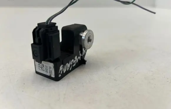 Renault Megane II Airbag deployment crash/impact sensor 8200236286C 601298200