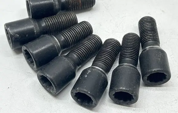 Nuts/bolts