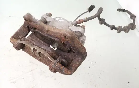 Front brake caliper