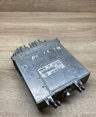 Volkswagen PASSAT B5 Engine control unit/module ECU 028906021DT 0281001555