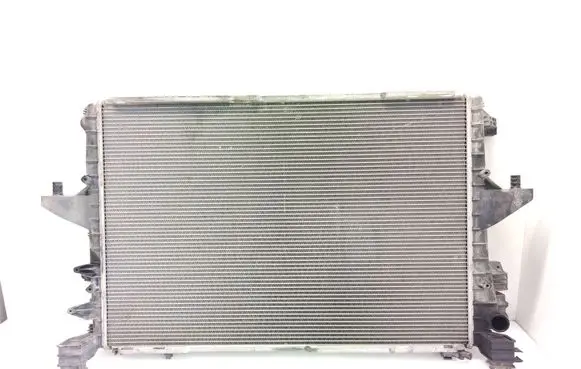 Volkswagen Transporter - Caravelle T5 Coolant radiator 7E0121253A