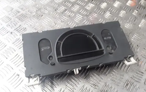 Renault Modus Speedometer (instrument cluster) 8200418021