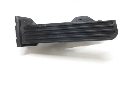 Volkswagen Tiguan Accelerator throttle pedal 1K1723503M 6PV00889001