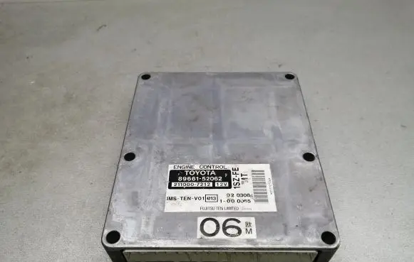 Toyota Yaris Engine control unit/module 8966152062 2110007212