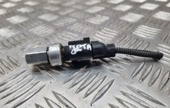 Volkswagen Jetta V Air conditioning (A/C) pressure sensor 1J0973703