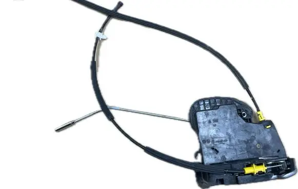 Buick Enclave II Front door lock 13598385