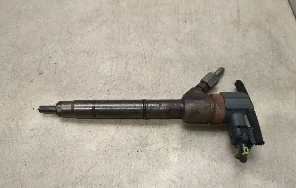 Fuel injector