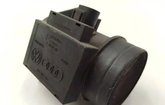Volkswagen PASSAT B5 Mass air flow meter 074906461