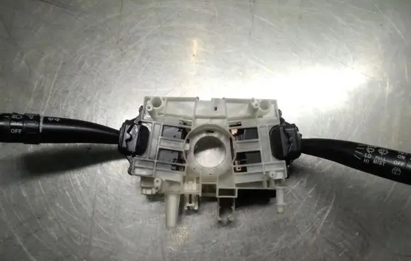 Subaru Legacy Wiper turn signal indicator stalk/switch 83111AE31