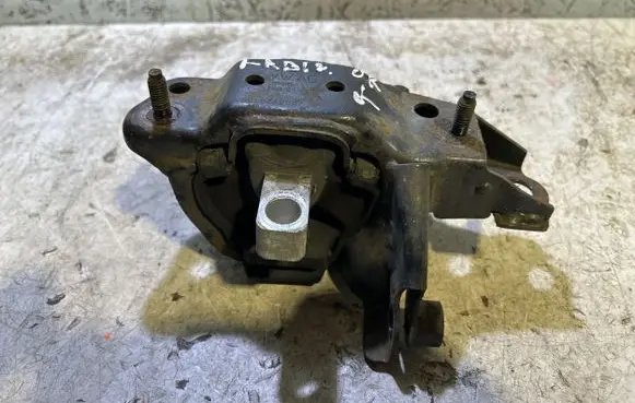 Skoda Fabia Mk2 (5J) Engine mount bracket 6Q0199555