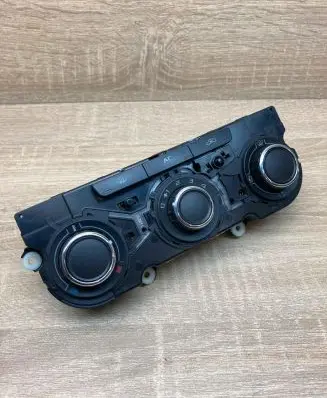 Skoda Octavia Mk2 (1Z) Climate control unit 3T0820047AB 5HB00975250