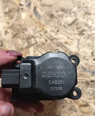 Citroen C4 Grand Picasso Air flap motor/actuator A21200500 EAB251 011108