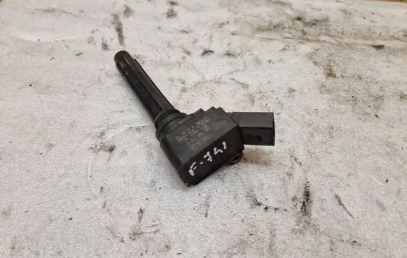 Volkswagen Golf VII High voltage ignition coil 06L905110D E1C1023C 01717B