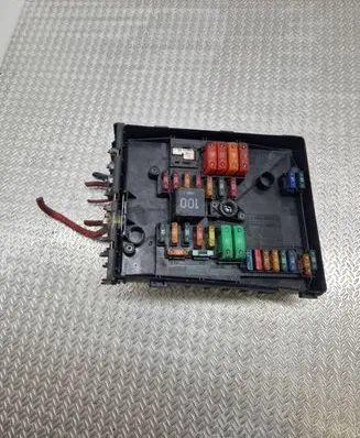 Volkswagen Touran I Fuse module 1K0937125A